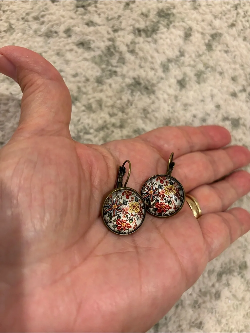 Unbranded delicate floral